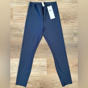 Alo Yoga Airlift Strength Extreme High-Waist 7/8 Legging Sz Medium Navy Blue NWT